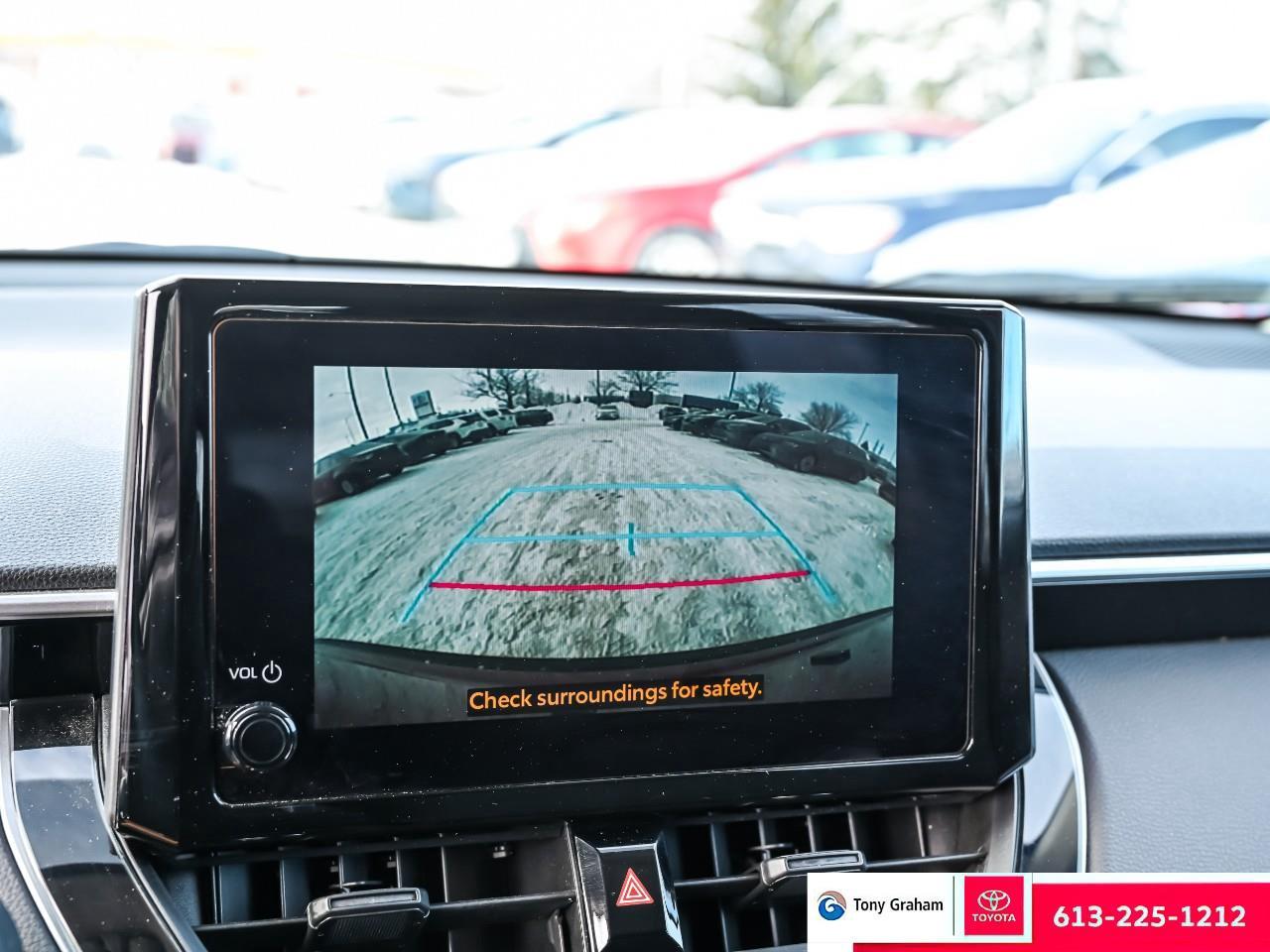 2024 Toyota Corolla Cross LE Photo