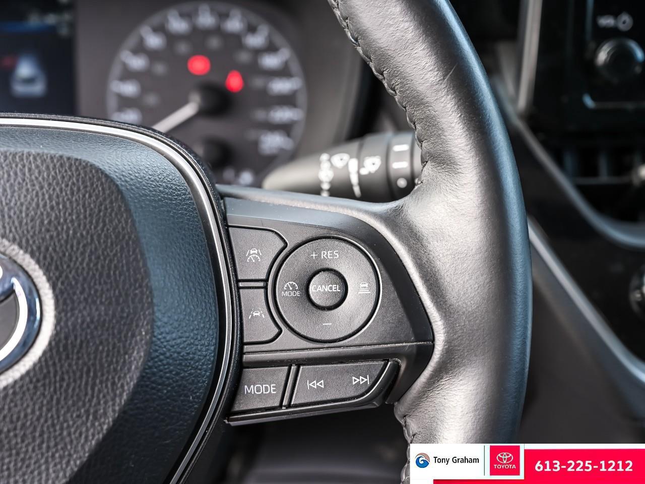 2024 Toyota Corolla Cross LE Photo