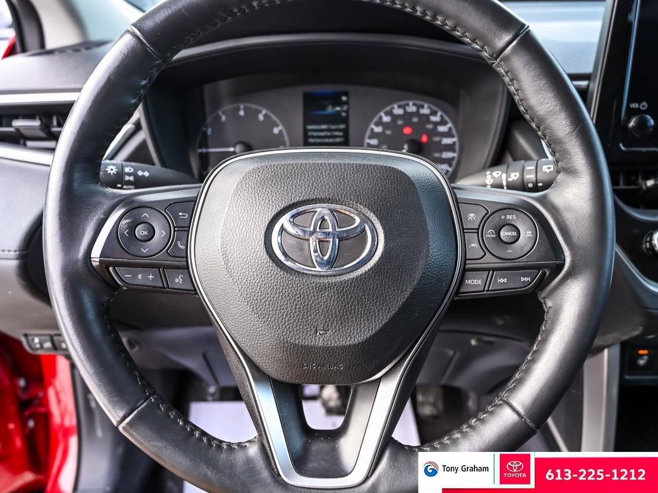 2024 Toyota Corolla Cross LE Photo