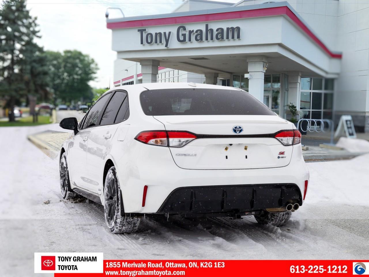 2025 Toyota Corolla Hybrid SE Photo3