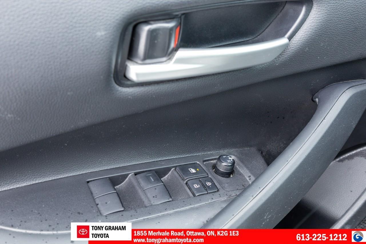 2025 Toyota Corolla Hybrid SE Photo