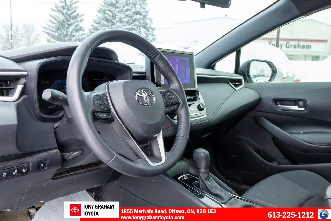 2025 Toyota Corolla Hybrid SE Photo