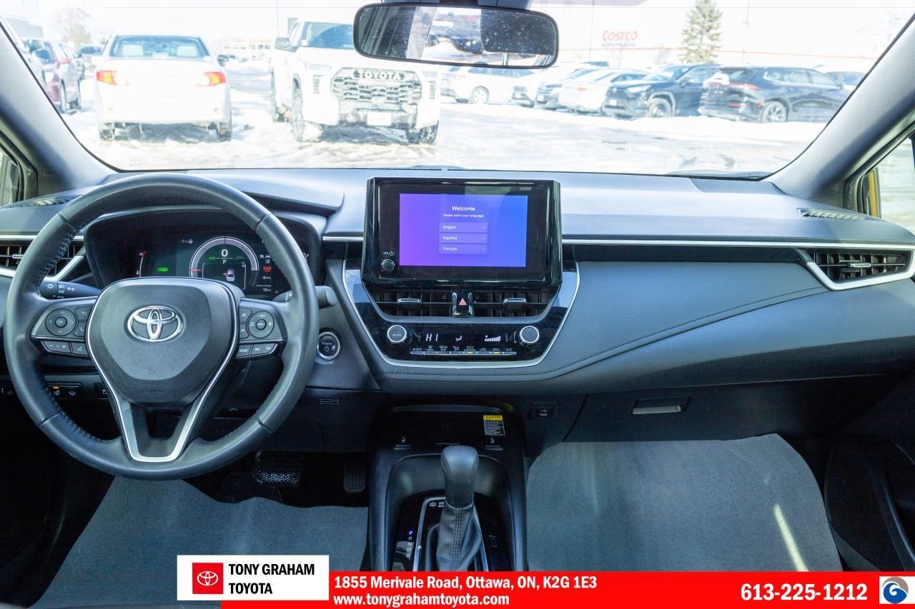 2025 Toyota Corolla Hybrid SE Photo