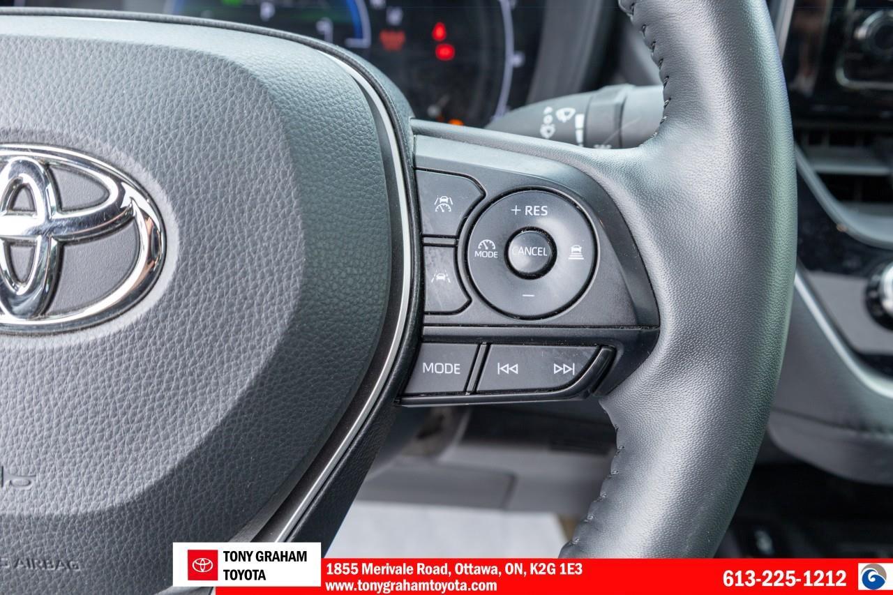 2025 Toyota Corolla Hybrid SE Photo