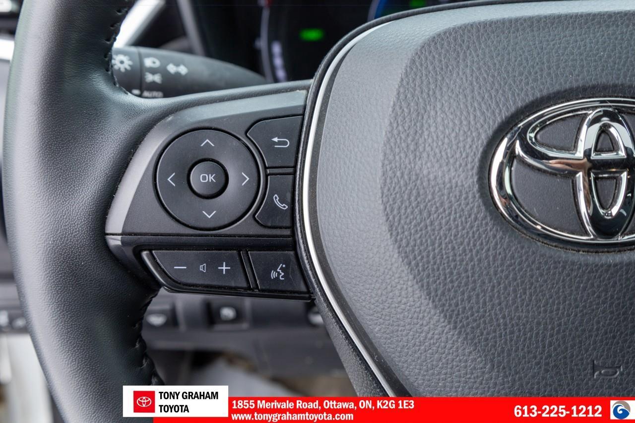 2025 Toyota Corolla Hybrid SE Photo