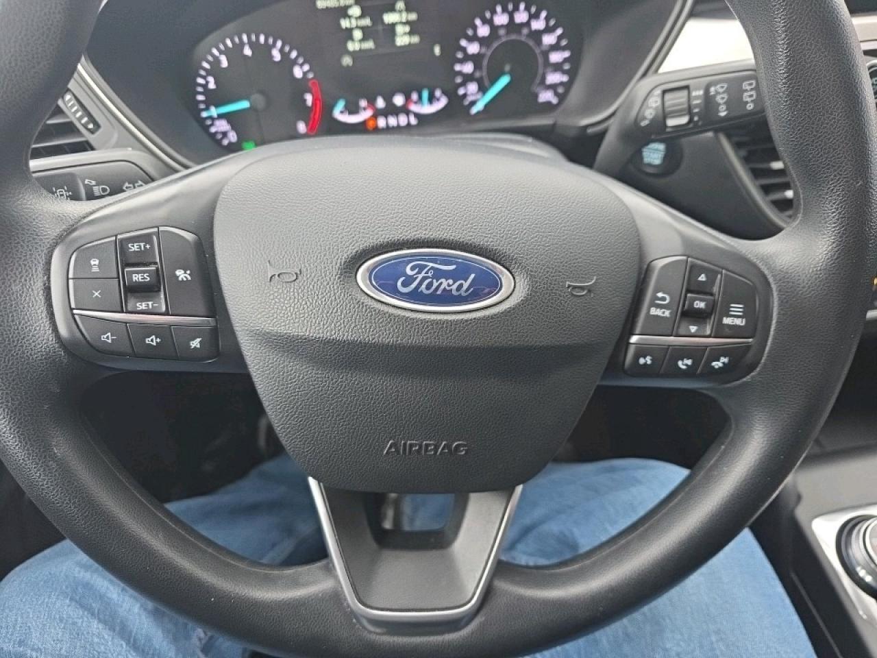 2020 Ford Escape SE AWD Photo