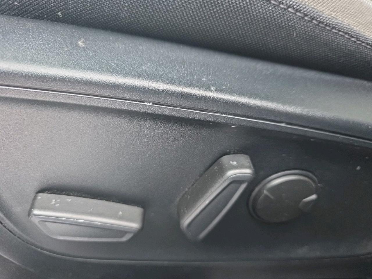 2020 Ford Escape SE AWD Photo