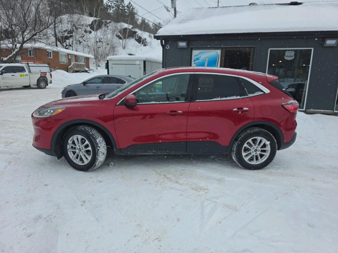 2020 Ford Escape SE AWD Photo