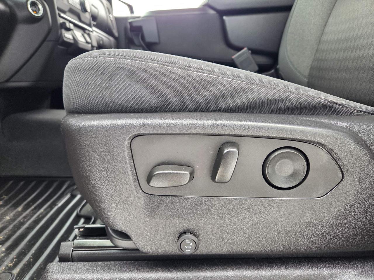 2024 Chevrolet Silverado 1500 Custom One Owner | Convenience Package | Black 20" Wheels Photo