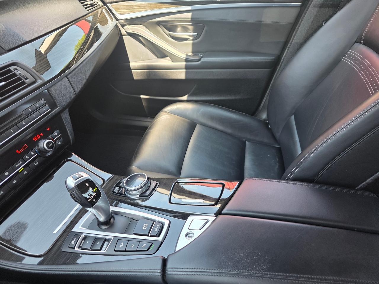 2015 BMW 5 Series 528i xDrive AWD Photo