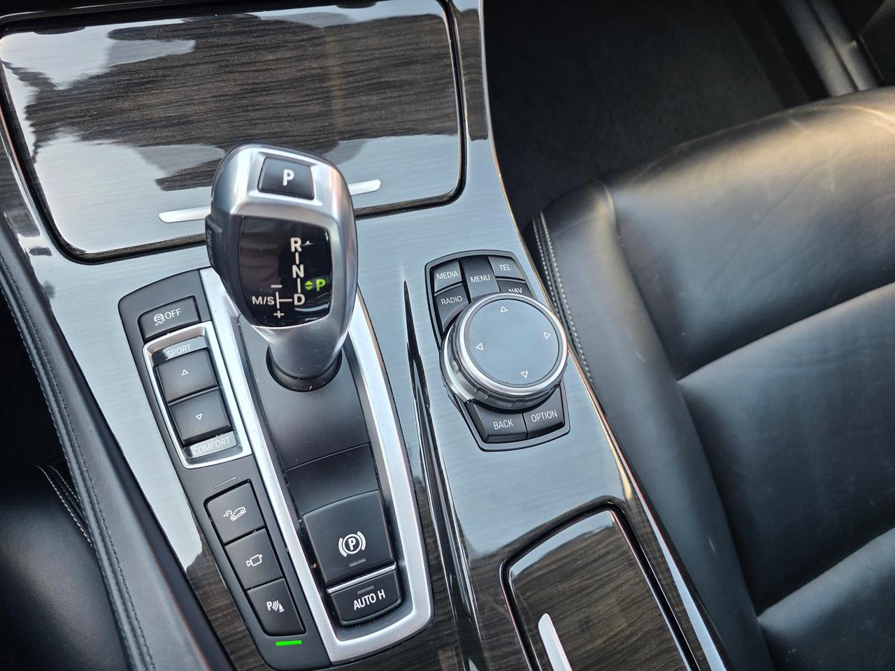 2015 BMW 5 Series 528i xDrive AWD Photo