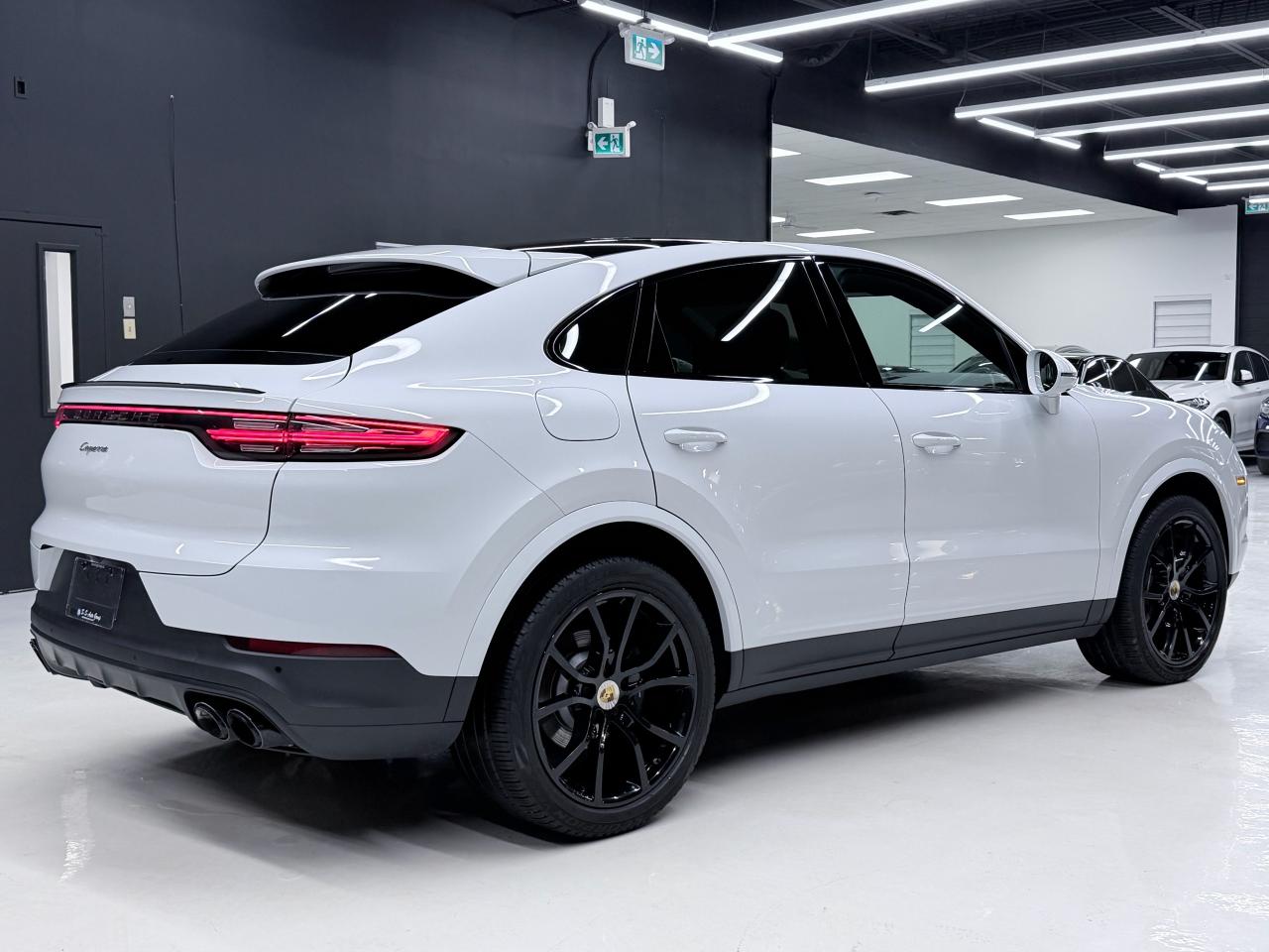 2020 Porsche Cayenne COUPE|NAV|BACKUP|360CAM|BSM|LKA|FCW|CHRONO|PANO| Photo