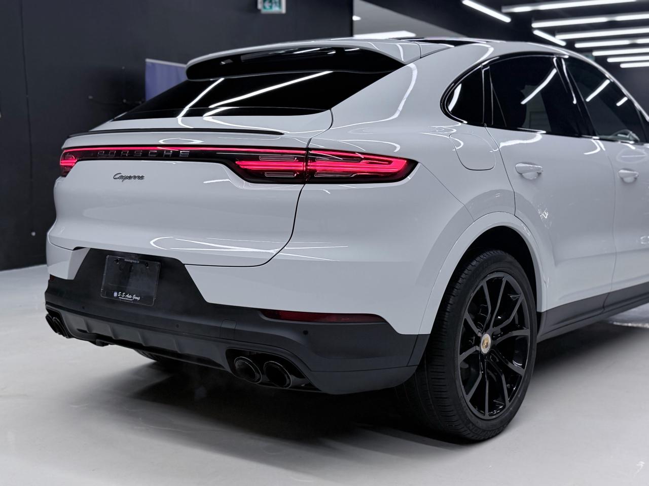 2020 Porsche Cayenne COUPE|NAV|BACKUP|360CAM|BSM|LKA|FCW|CHRONO|PANO| Photo