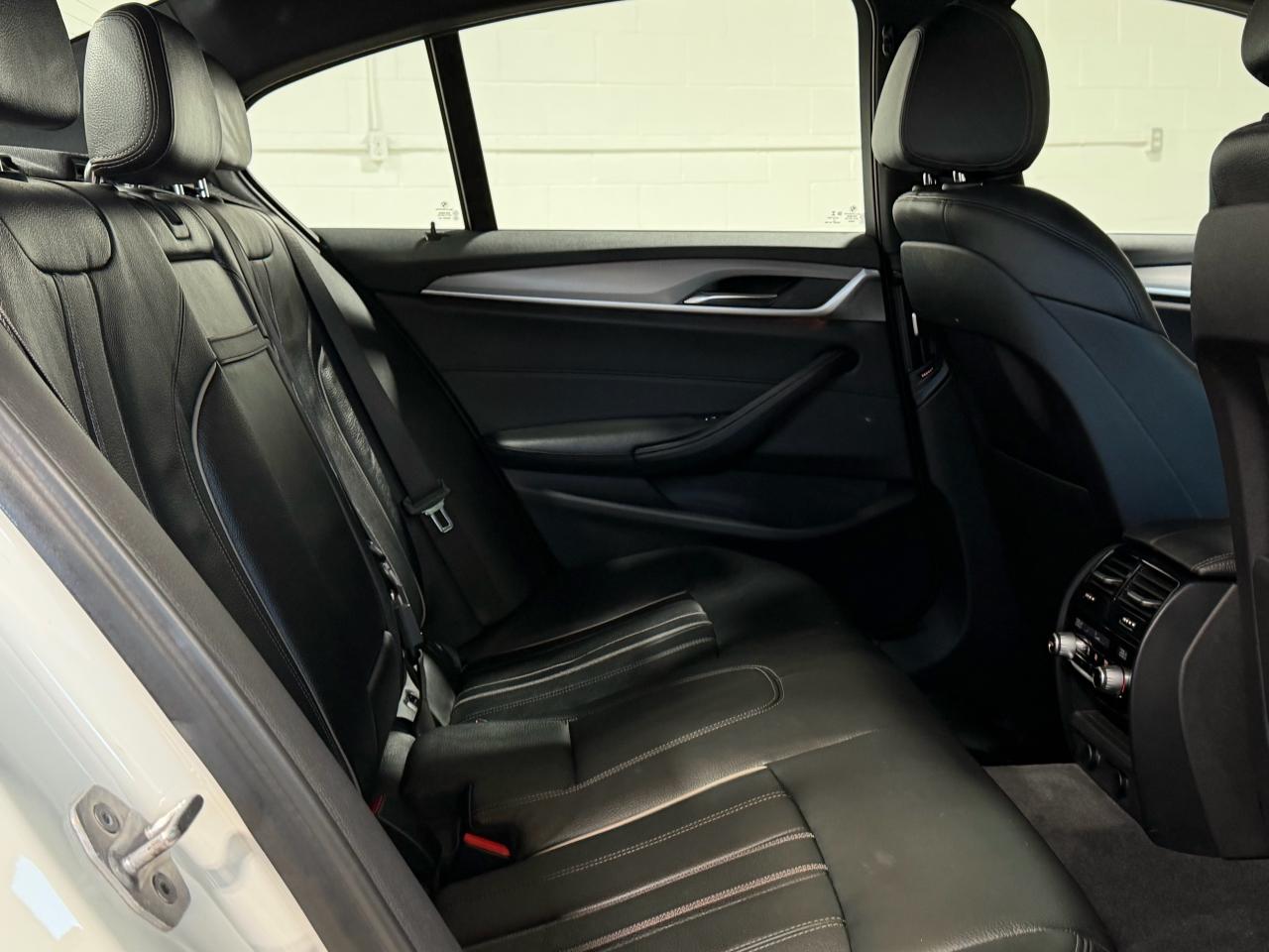 2018 BMW 5 Series 530i xDrive MSPORT|NAVI|BACKUP| Photo