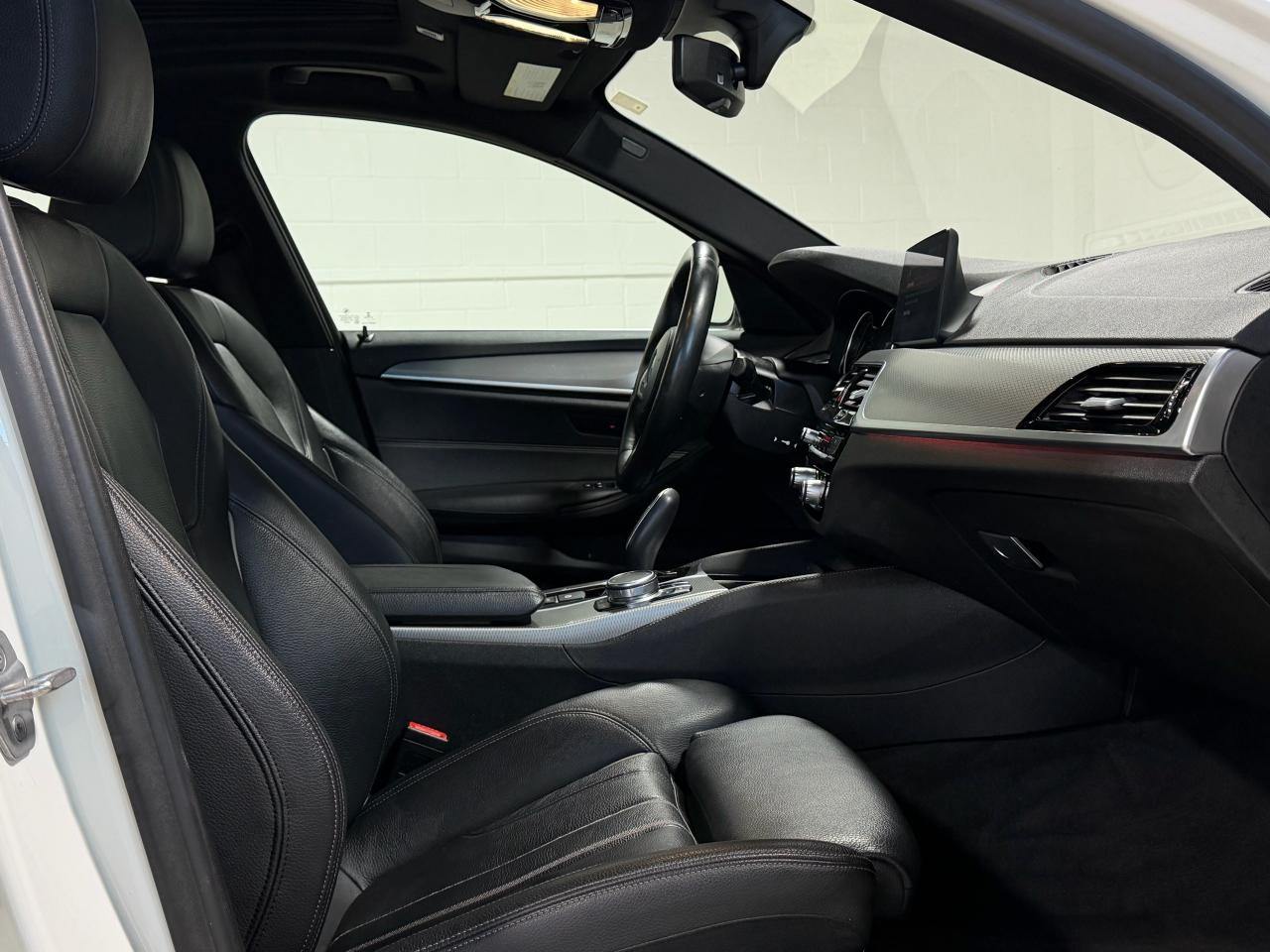 2018 BMW 5 Series 530i xDrive MSPORT|NAVI|BACKUP| Photo