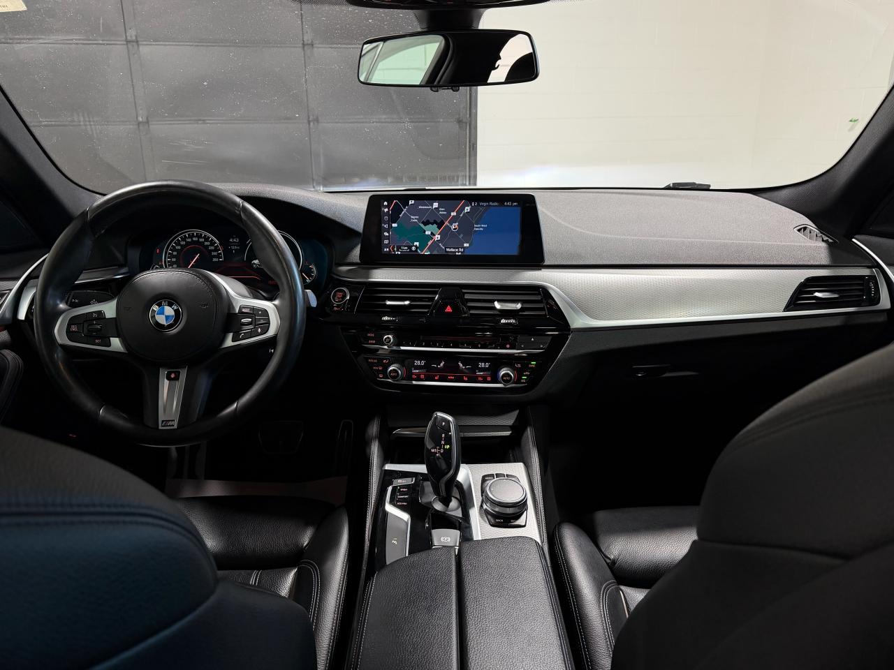 2018 BMW 5 Series 530i xDrive MSPORT|NAVI|BACKUP| Photo