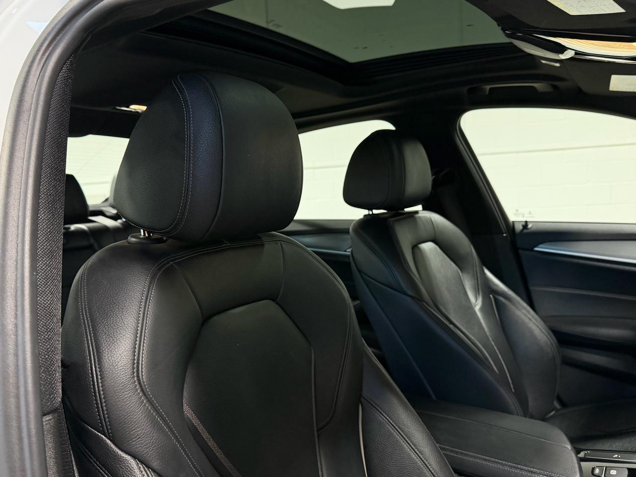 2018 BMW 5 Series 530i xDrive MSPORT|NAVI|BACKUP| Photo