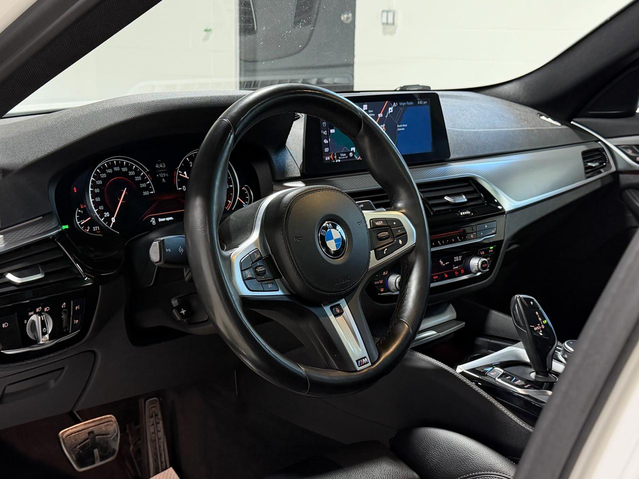 2018 BMW 5 Series 530i xDrive MSPORT|NAVI|BACKUP| Photo