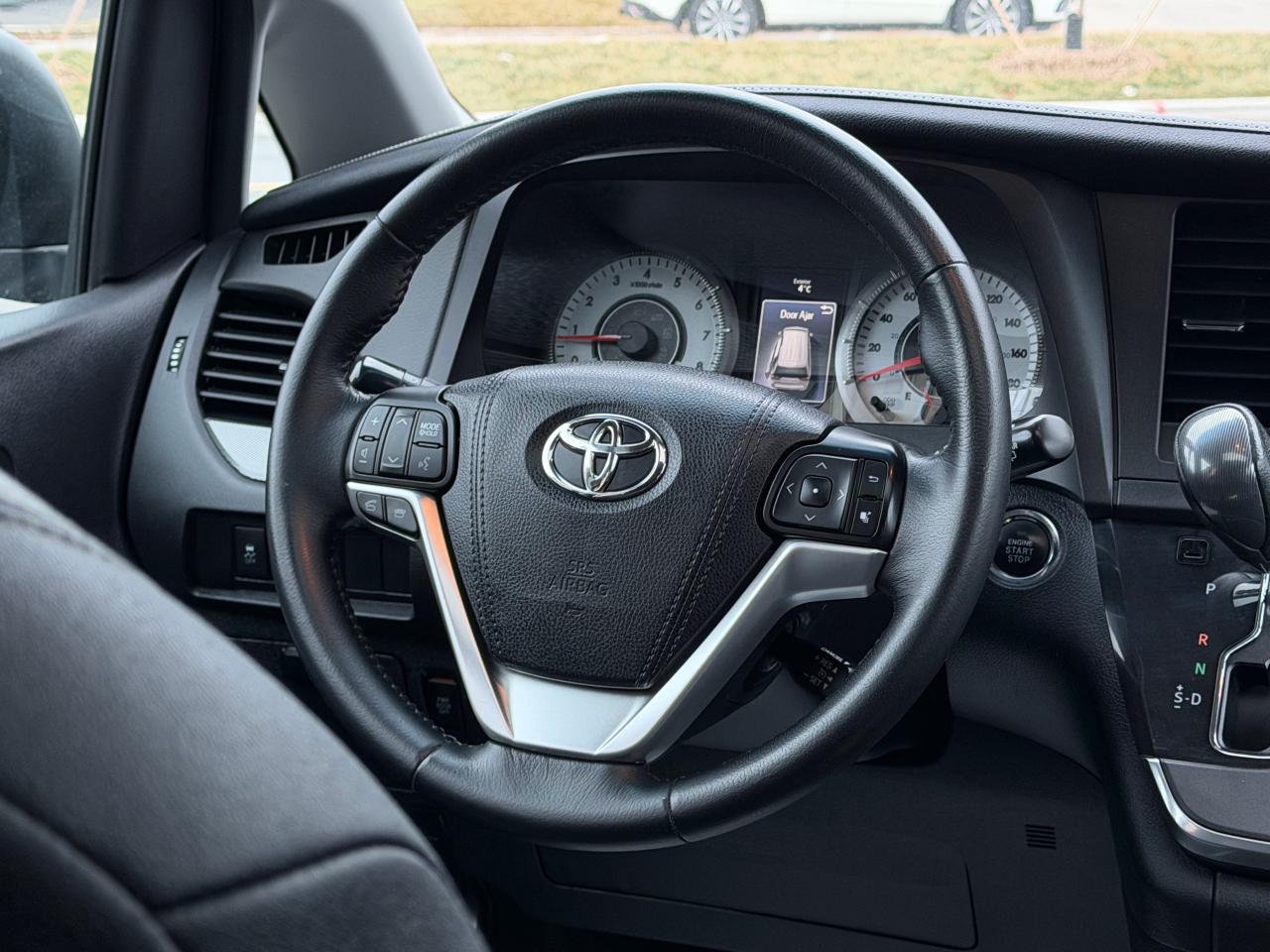 2015 Toyota Sienna SE DVD'S|NAVI|SUNROOF|LEATHER Photo