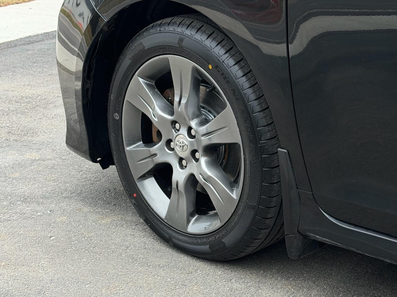 2015 Toyota Sienna SE DVD'S|NAVI|SUNROOF|LEATHER Photo