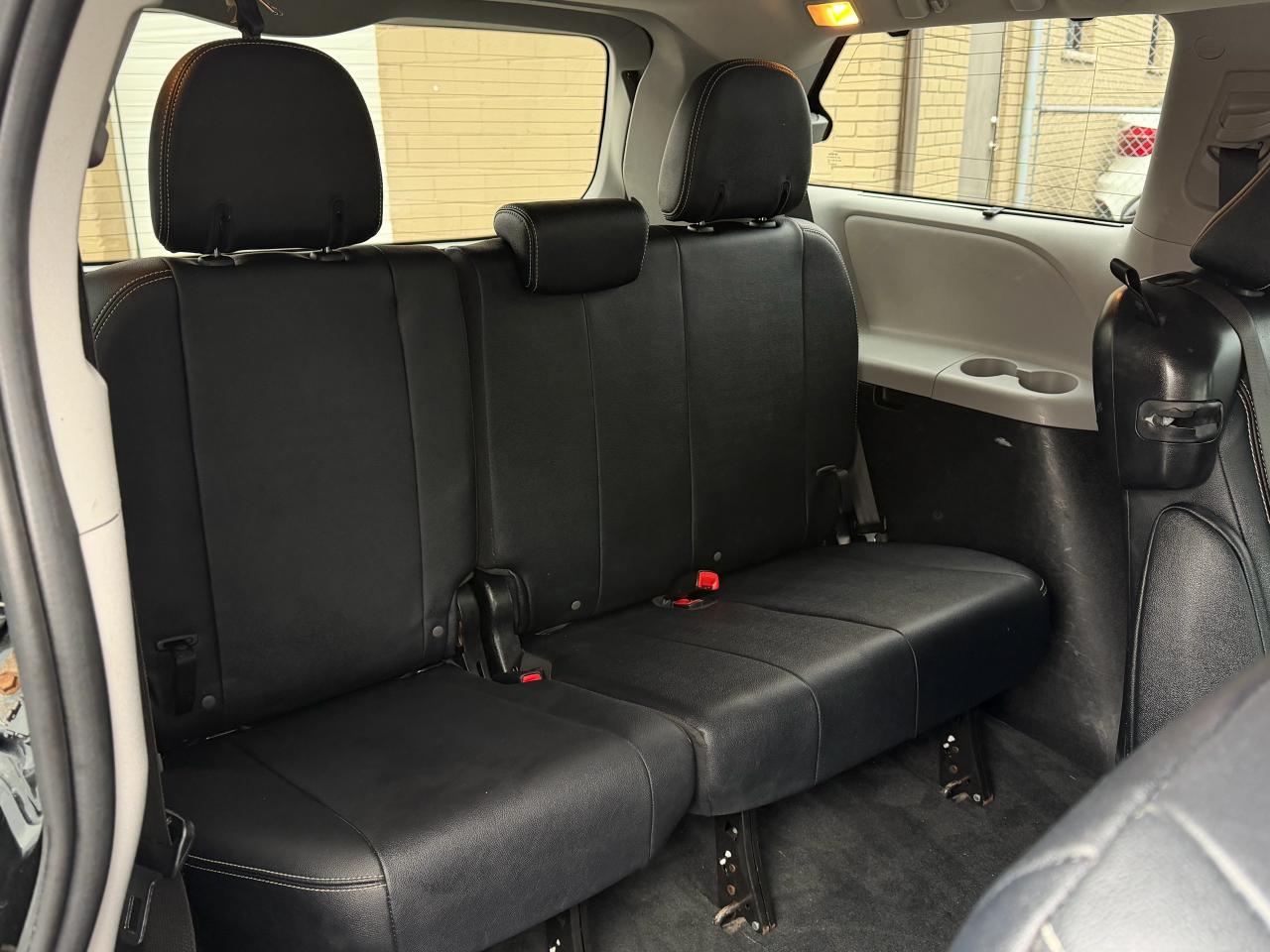 2015 Toyota Sienna SE DVD'S|NAVI|SUNROOF|LEATHER Photo