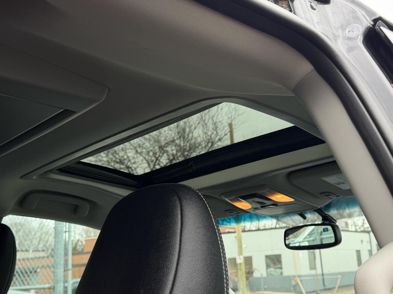 2015 Toyota Sienna SE DVD'S|NAVI|SUNROOF|LEATHER Photo