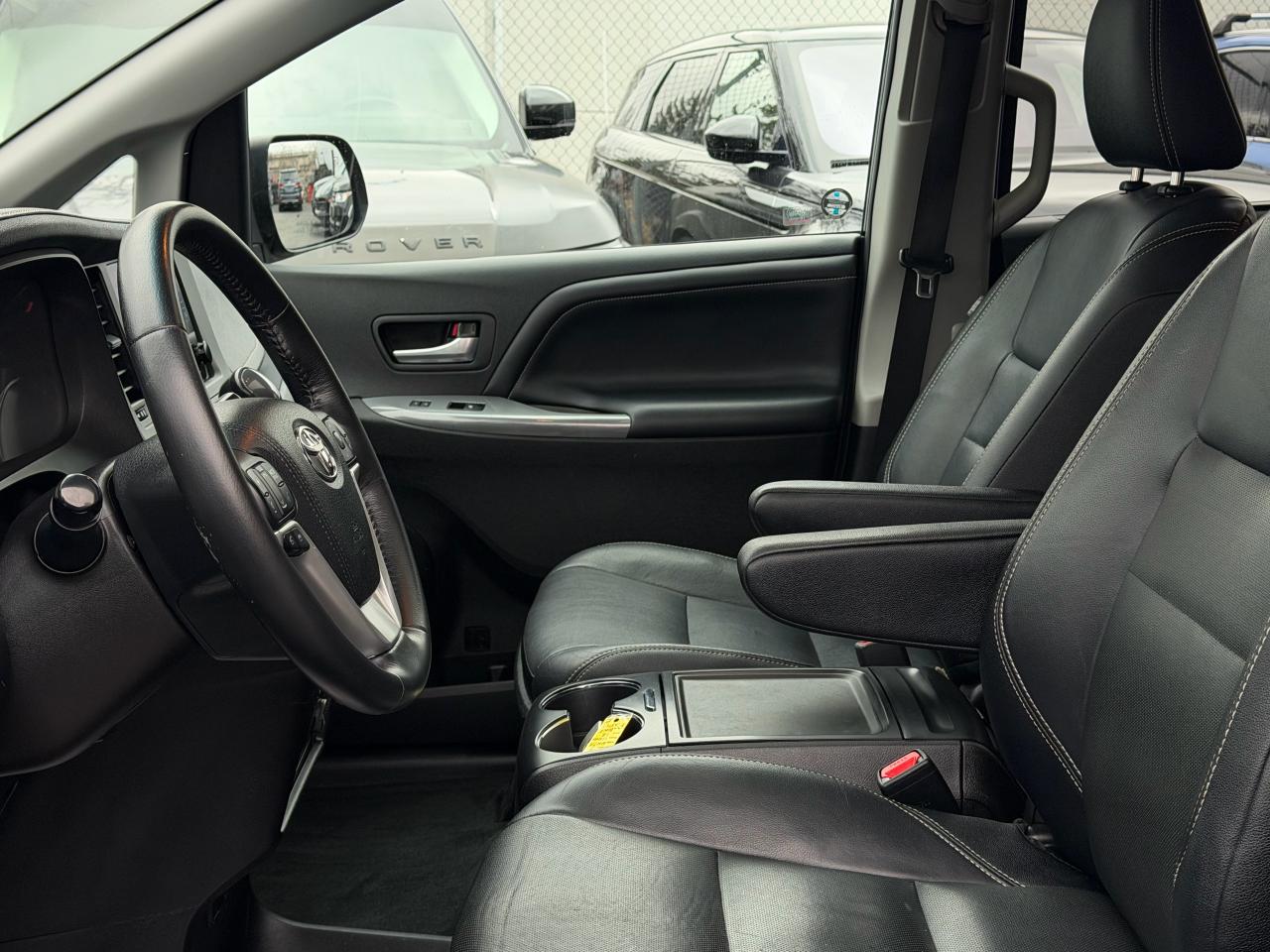 2015 Toyota Sienna SE DVD'S|NAVI|SUNROOF|LEATHER Photo