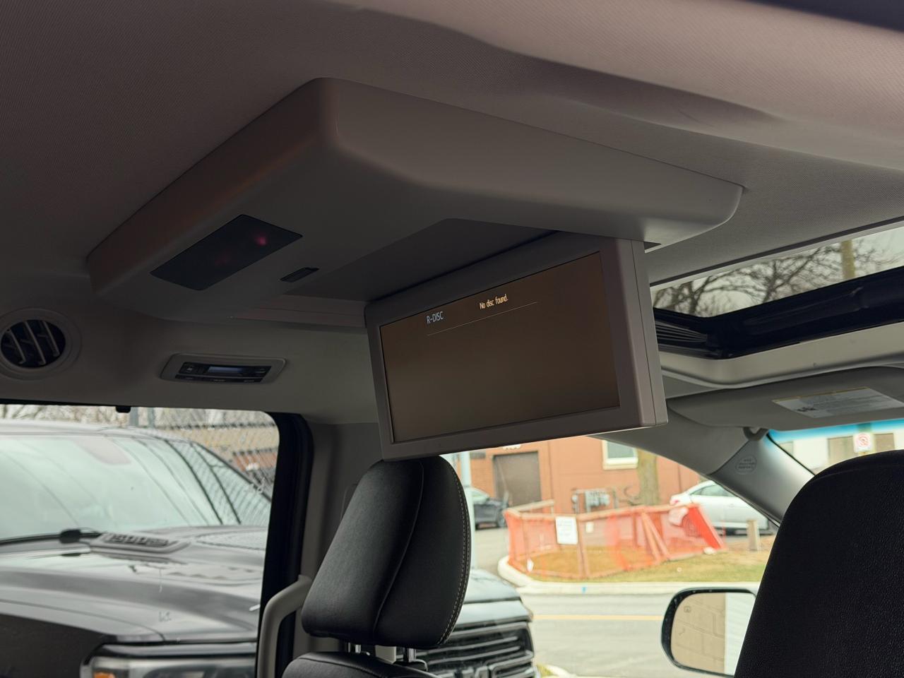 2015 Toyota Sienna SE DVD'S|NAVI|SUNROOF|LEATHER Photo