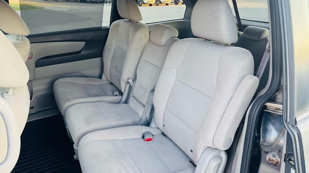 2013 Honda Odyssey EX - Photo #4