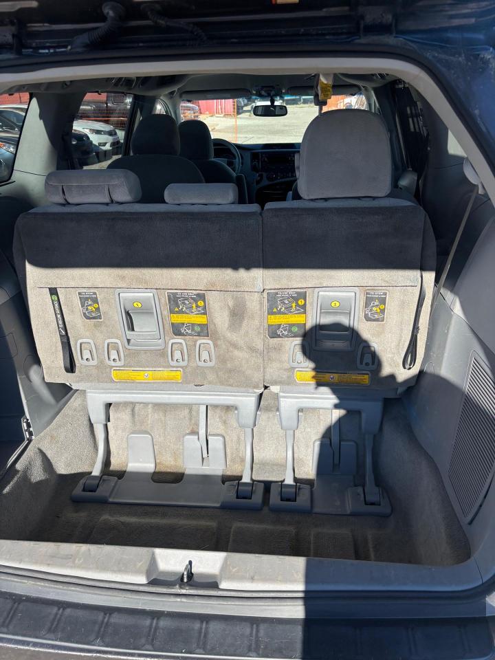 2013 Toyota Sienna LE Photo