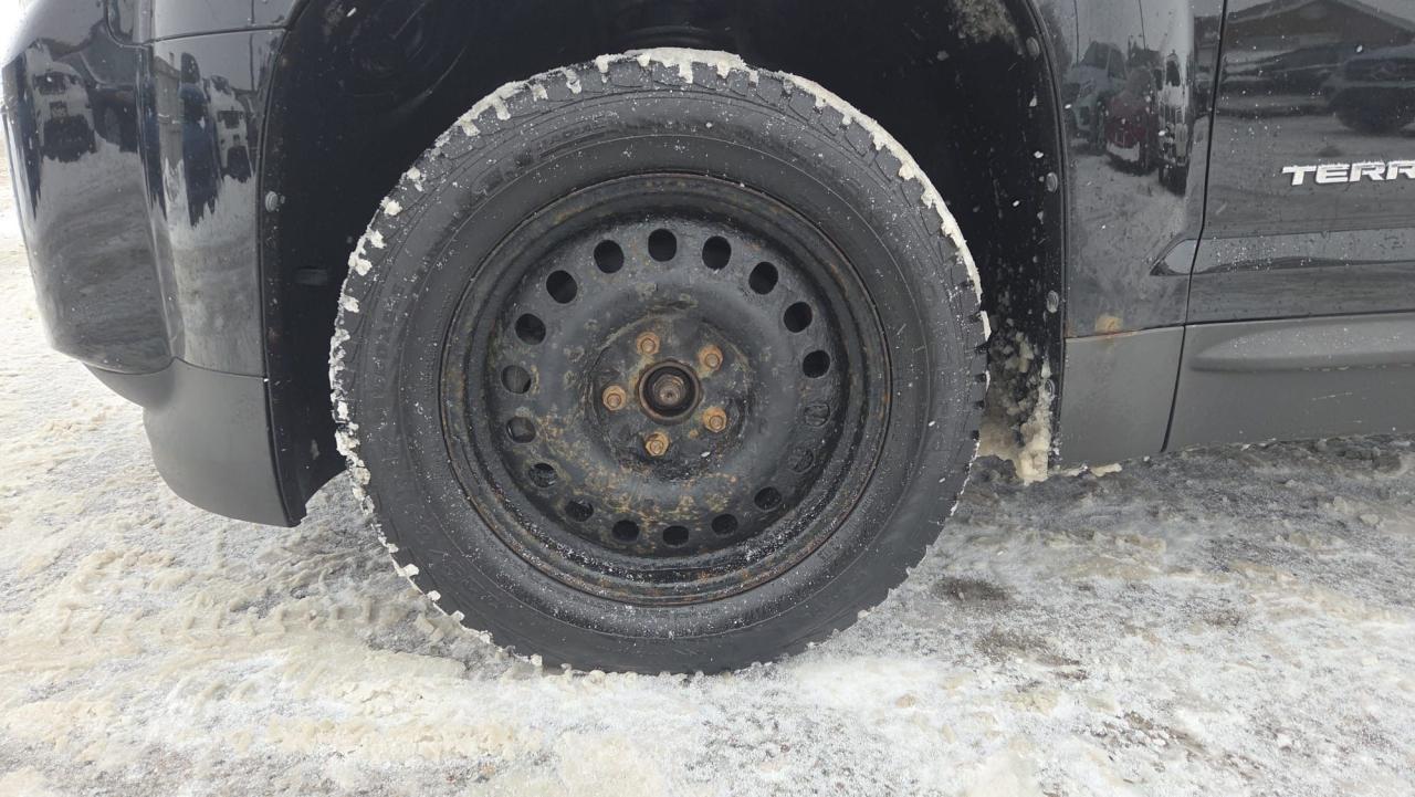 2012 GMC Terrain SLT, LEATHER, LOADED, 195KMS, CERTIFIED Photo