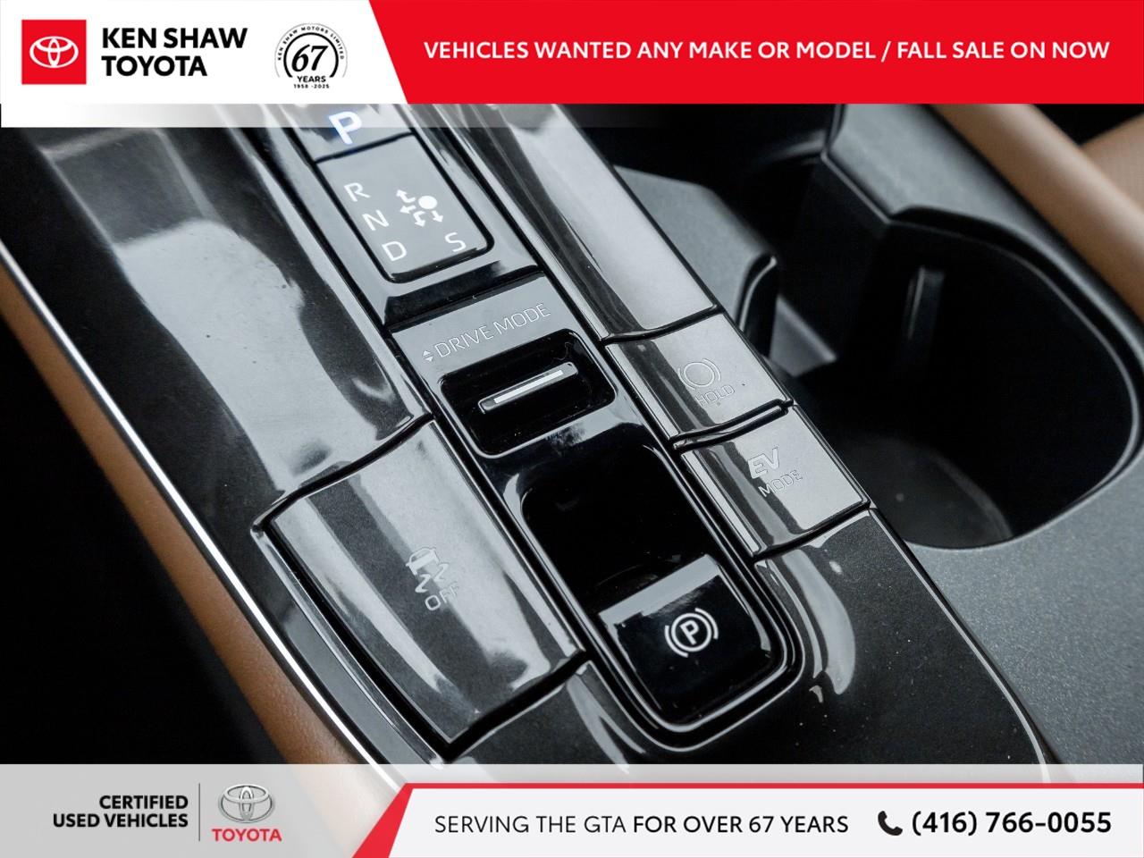 2025 Toyota Crown Signia Limited 4dr All-Wheel Drive Photo