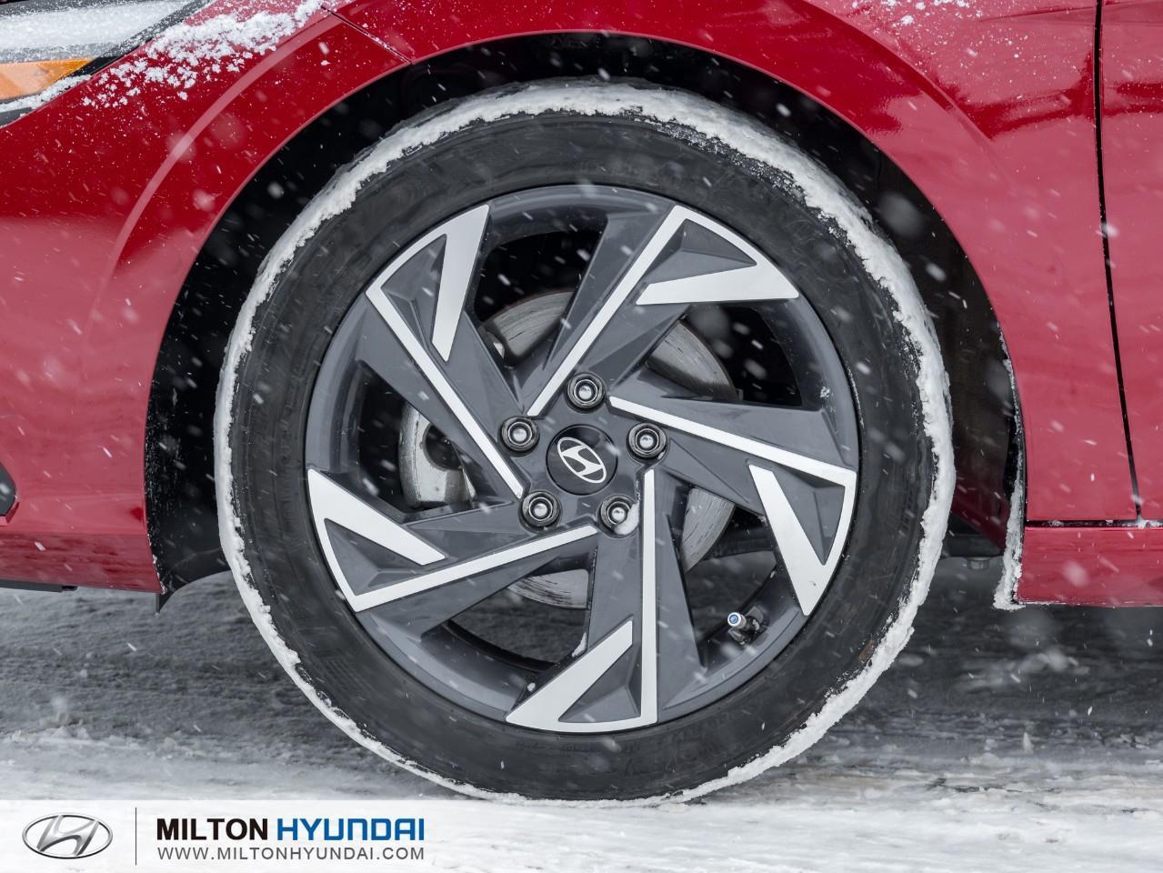 2025 Hyundai Elantra Preferred w/Tech Pkg 4dr Sedan Photo3