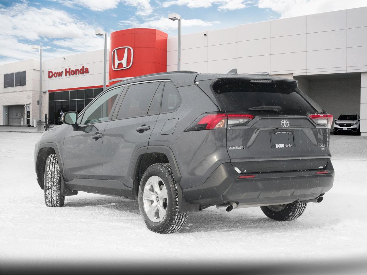 2019 Toyota RAV4 XLE 4dr All-wheel Drive Photo4