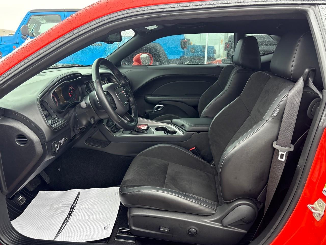 2023 Dodge Challenger R/T 2dr Rear-Wheel Drive Coupe Photo4