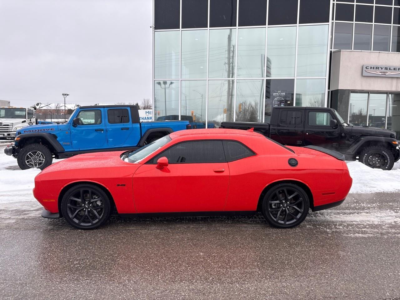 2023 Dodge Challenger R/T 2dr Rear-Wheel Drive Coupe Photo