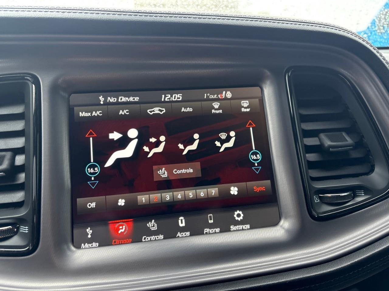 2023 Dodge Challenger R/T 2dr Rear-Wheel Drive Coupe Photo