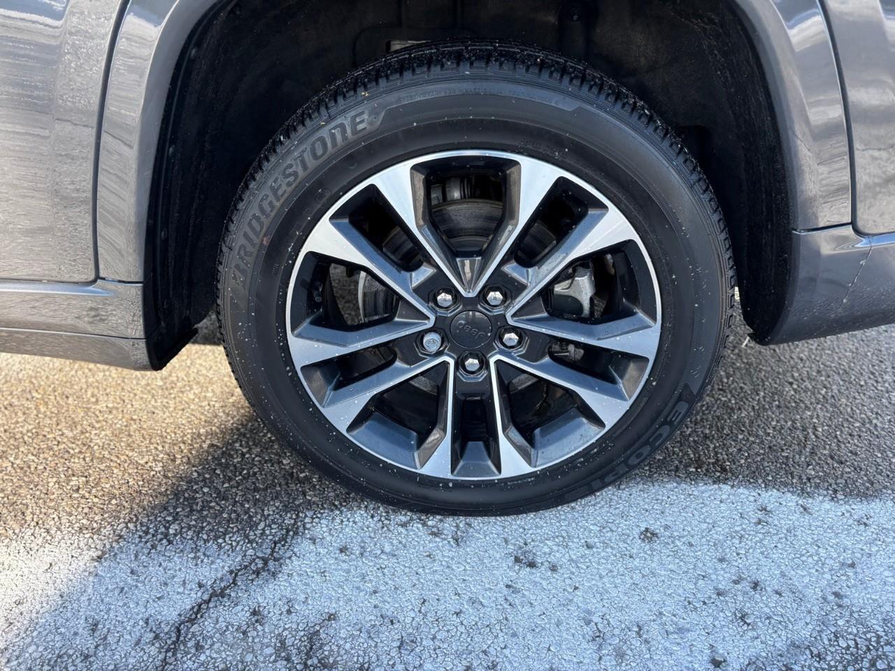 2022 Jeep Grand Cherokee L Overland 4dr 4x4 Photo3