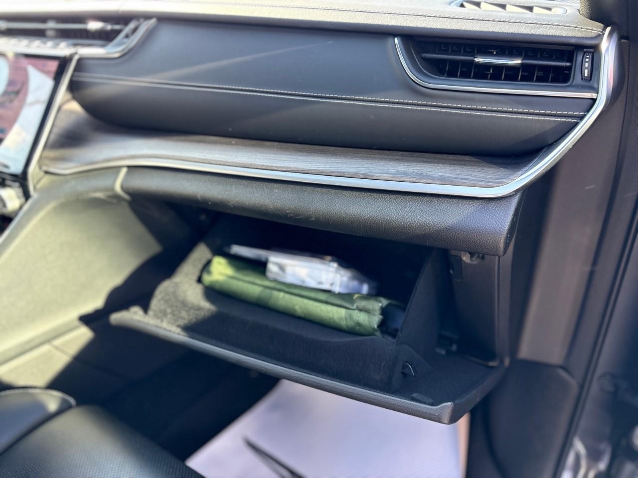 2022 Jeep Grand Cherokee L Overland 4dr 4x4 Photo