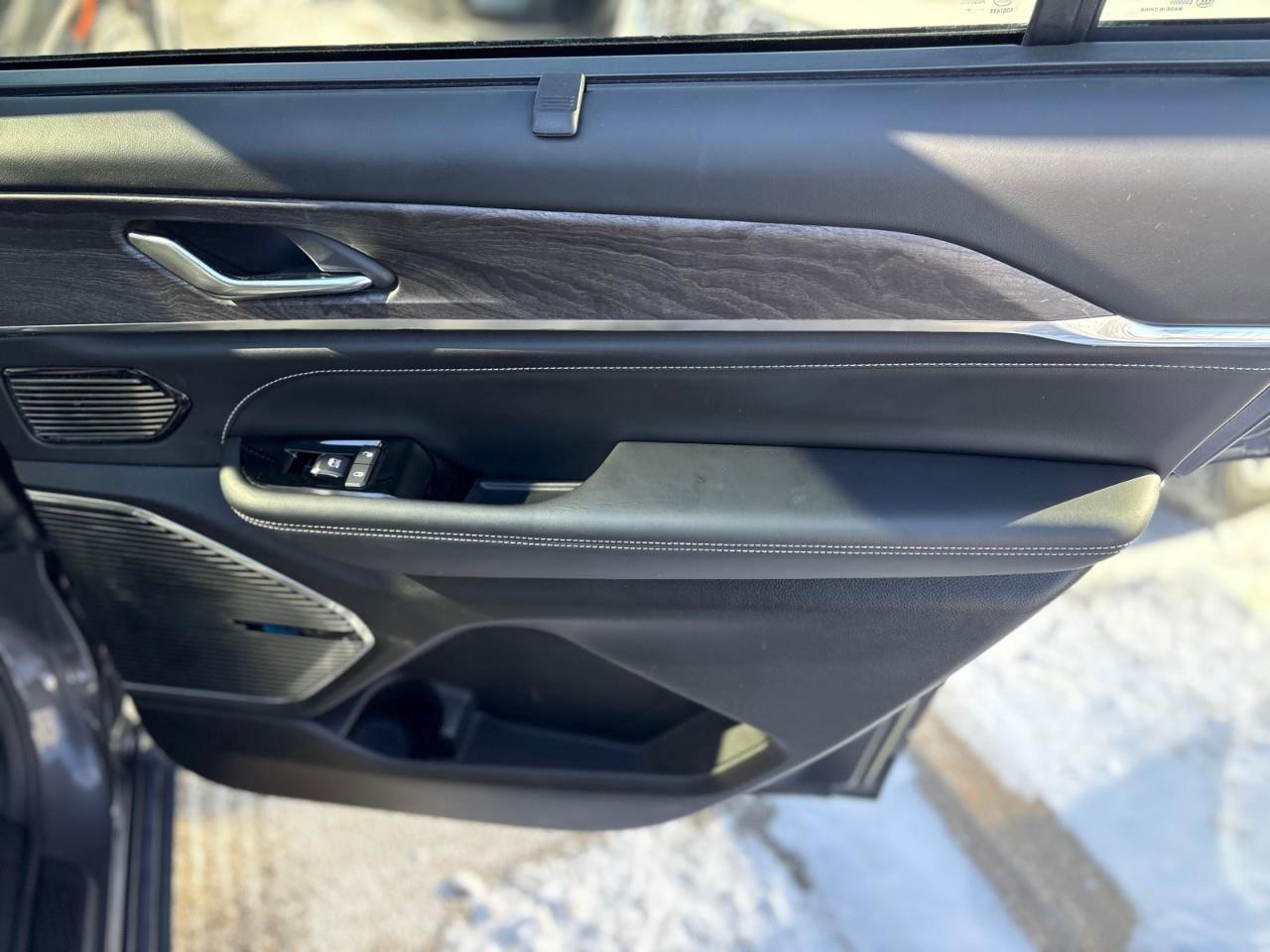 2022 Jeep Grand Cherokee L Overland 4dr 4x4 Photo