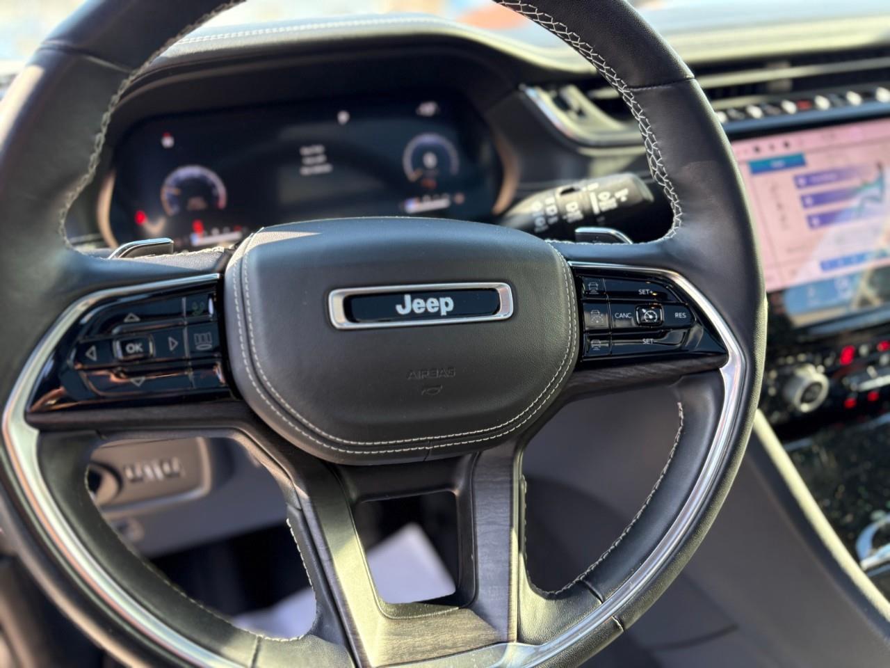 2022 Jeep Grand Cherokee L Overland 4dr 4x4 Photo