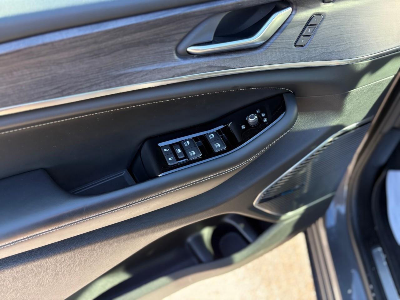 2022 Jeep Grand Cherokee L Overland 4dr 4x4 Photo