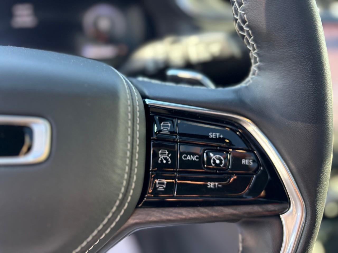 2022 Jeep Grand Cherokee L Overland 4dr 4x4 Photo