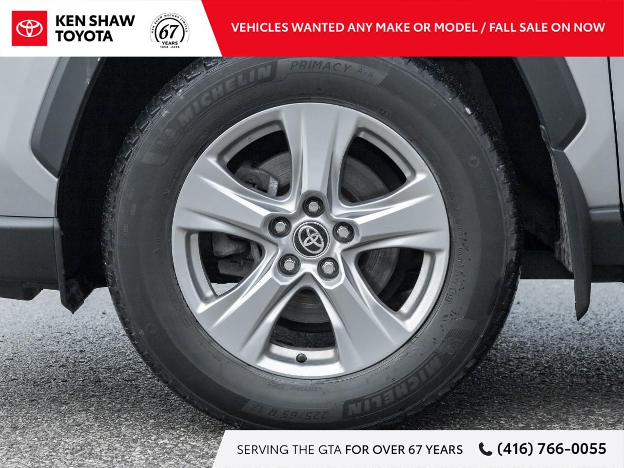 2022 Toyota RAV4 Hybrid LE 4dr All-Wheel Drive Photo4