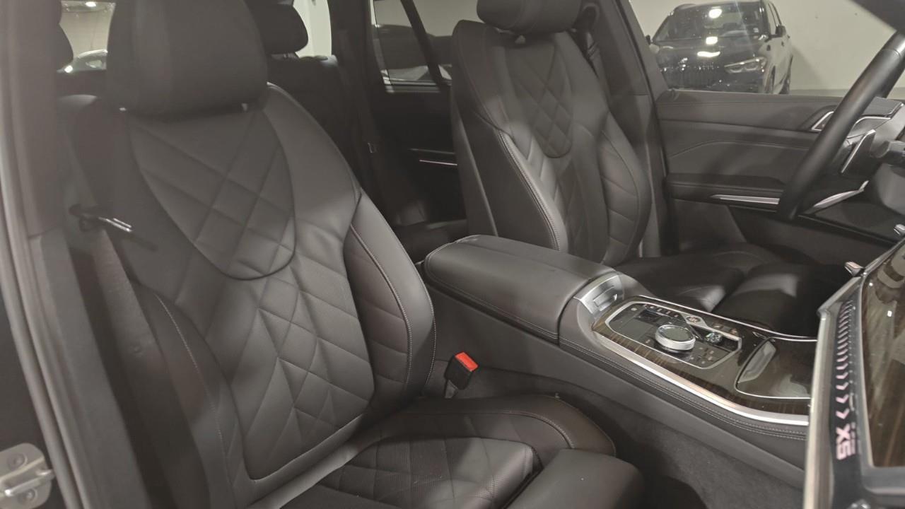 2024 BMW X5 xDrive40i 4dr All-Wheel Drive Sports Activity Vehicle Photo