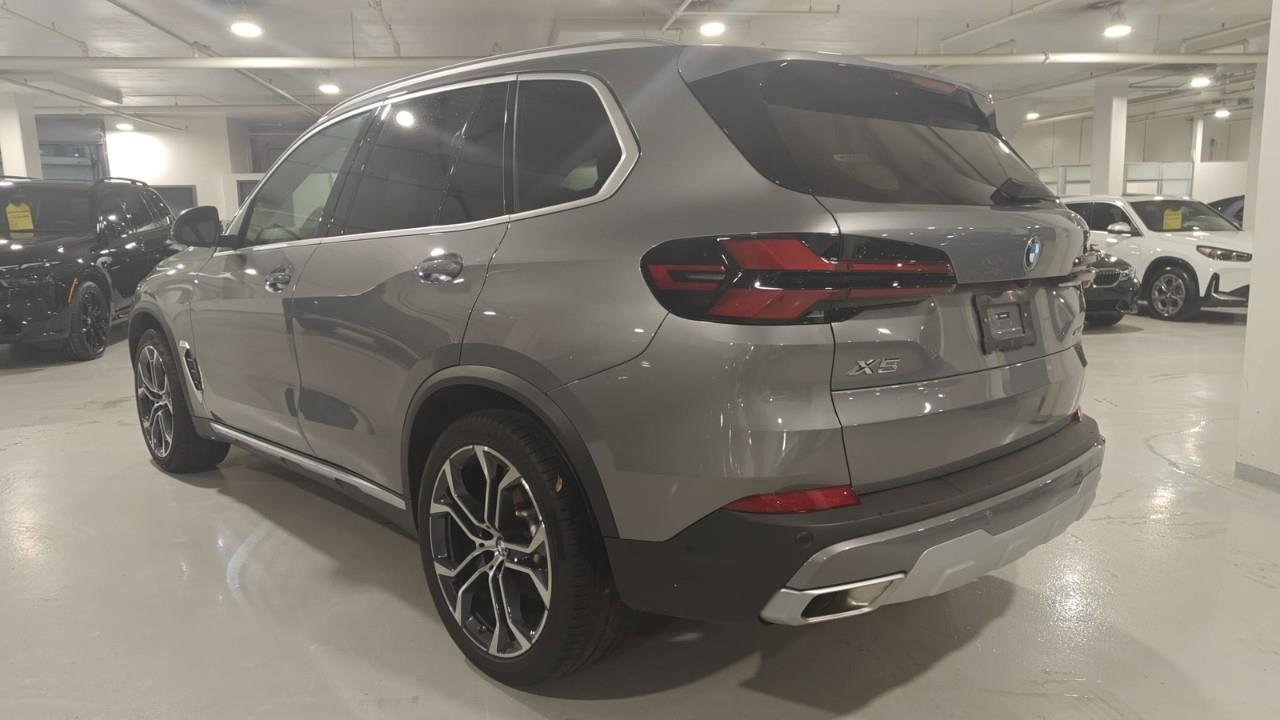 2024 BMW X5 xDrive40i 4dr All-Wheel Drive Sports Activity Vehicle Photo4