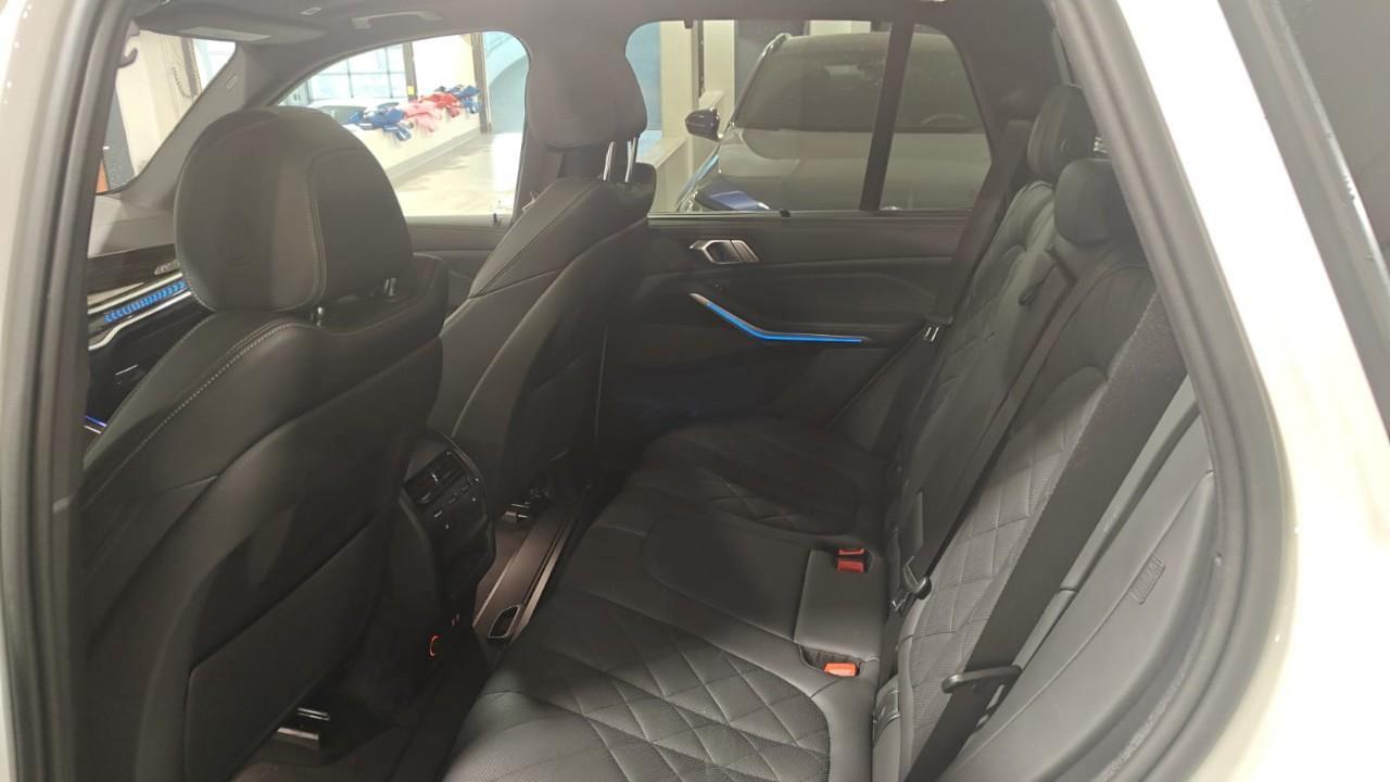 2025 BMW X5 xDrive40i 4dr All-Wheel Drive Sports Activity Vehicle Photo