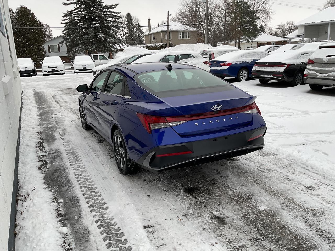 2024 Hyundai Elantra  Photo4