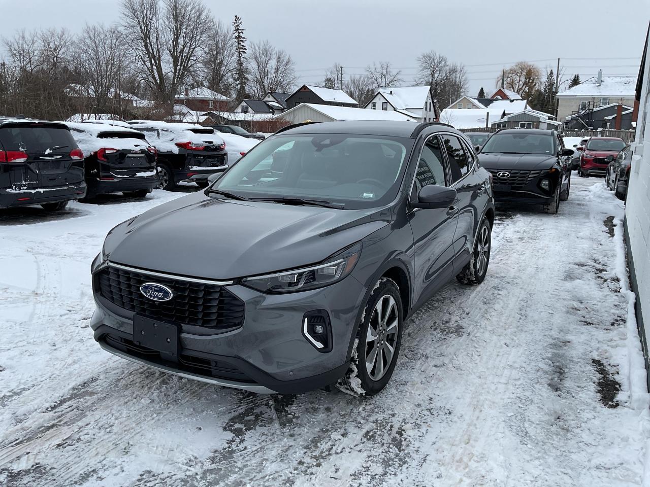 2023 Ford Escape Platinum 4dr All-Wheel Drive Photo