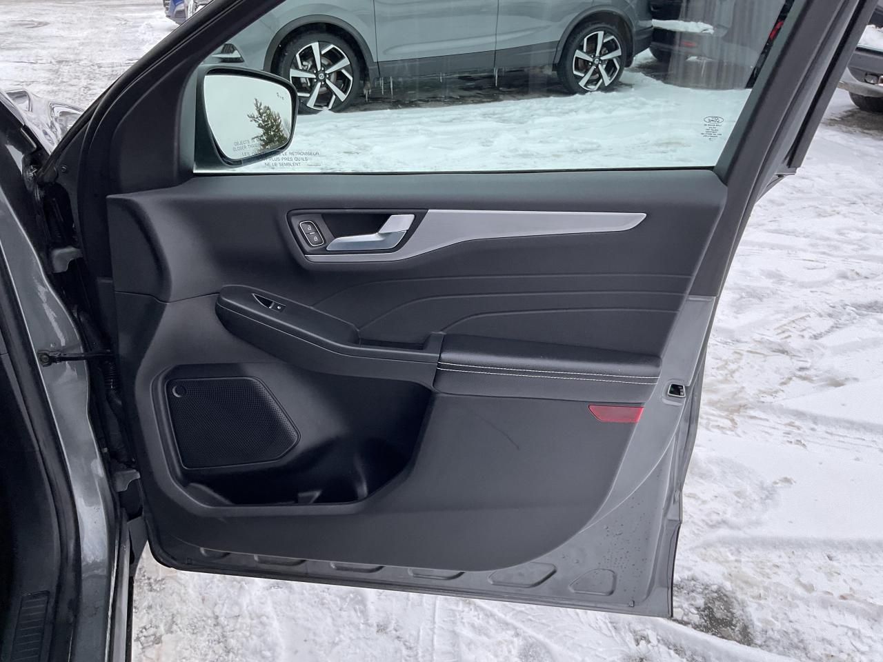 2023 Ford Escape Platinum 4dr All-Wheel Drive Photo